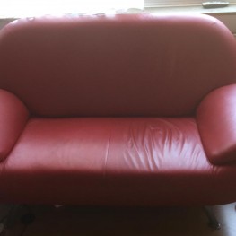 Rotes Sofa in Köln abzugeben
