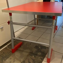 Schreibtisch 120 x 0,80 m rot 1